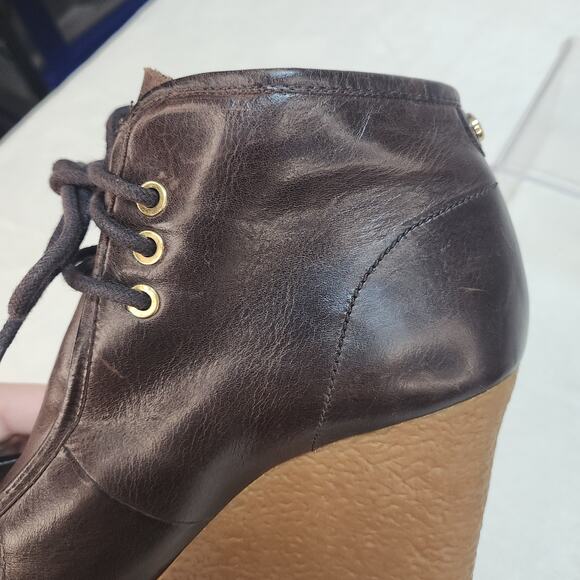 Michael Kors Boots 6.5 Wedges Ankle Brown Leather Lace Up Dark Academia Moc Toe - Picture 10 of 15